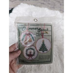 NEW Vintage Fibre Craft Shimmer Stitch makes 3 3" ornaments Christmas 9137